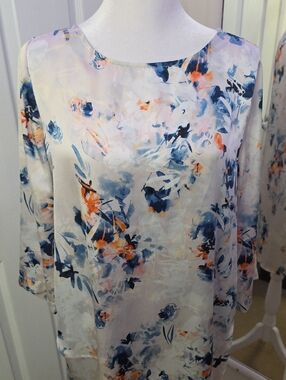 The Limited Floral Watercolor Tunic in Ivory, Navy & Coral Size M
